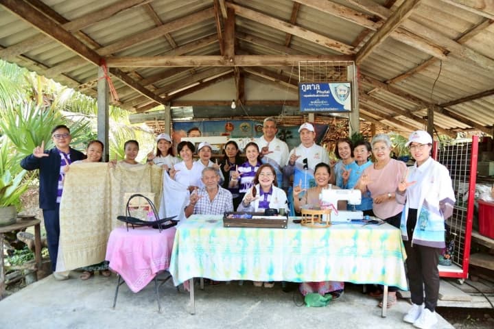 สกร. หนุน “วิสาหกิจชุมชนภูตาล” ต้นแบบการเรียนรู้ตลอดชีวิต พลิกภูมิปัญญาท้องถิ่นสู่เศรษฐกิจสร้างสรรค์