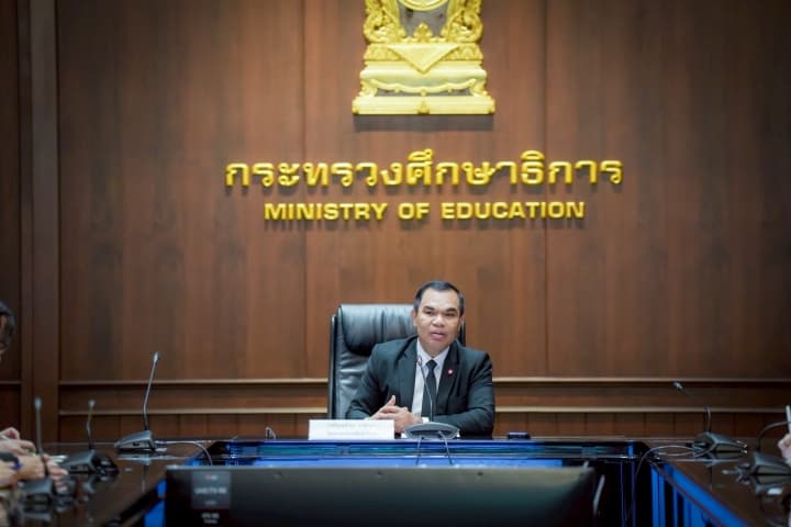 ศธ. แจงดราม่า กรณีเกณฑ์ครูต้อนรับผู้บริหารลงพื้นที่หาดใหญ่