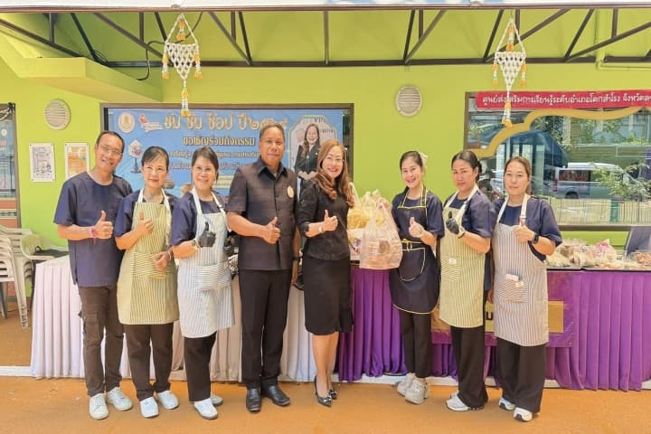 “อธิบดี สกร. ชวนอุดหนุนสินค้าชุมชน สกร.โคกสำโรง ลพบุรี เติมพลังรายได้ฐานราก