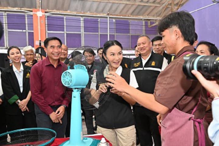 รมว.นฤมล  สั่งการ อาชีวะ จัด Fix It Center ลงพื้นที่ช่วยเหลือผู้ประสบภัยน้ำท่วม – ตั้งครัวอาชีวะ ดูแลชุมชน-โรงเรียนที่ได้รับผลกระทบ