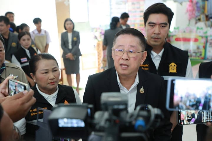 รมว.ประเสริฐ เตรียมลงพื้นที่ด่วนติดตามสถานการณ์ความรุนแรง รร.ดังจ.นนทบุรี ห่วงพฤติกรรมลอกเลียนแบบ