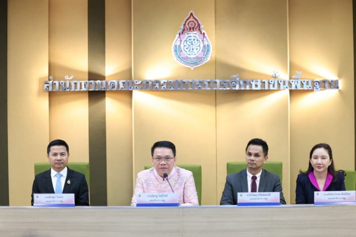 เลขาธิการ กพฐ. ถกประชุมผู้บริหาร สพฐ.  เน้นย้ำข้อสั่งการ รมว.ศธ. พร้อมเตรียมจับมือการเคหะฯ ซ่อม-สร้างบ้านพักครู