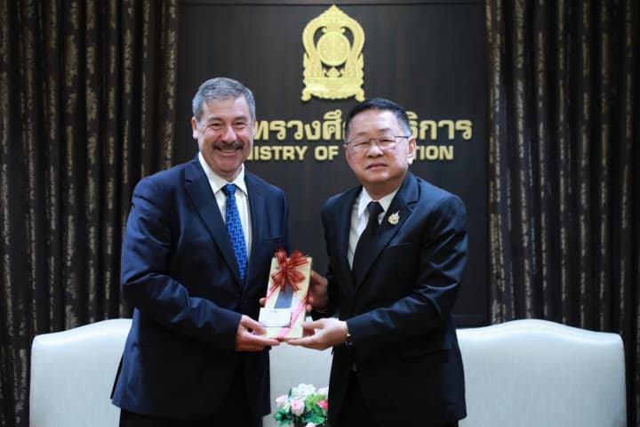 ศธ. เดินหน้าการศึกษาไทยสู่สากล!! ถก OECD ยกระดับเข้าสมาชิก ชูโมเดลแก้เด็กหลุดจากระบบ