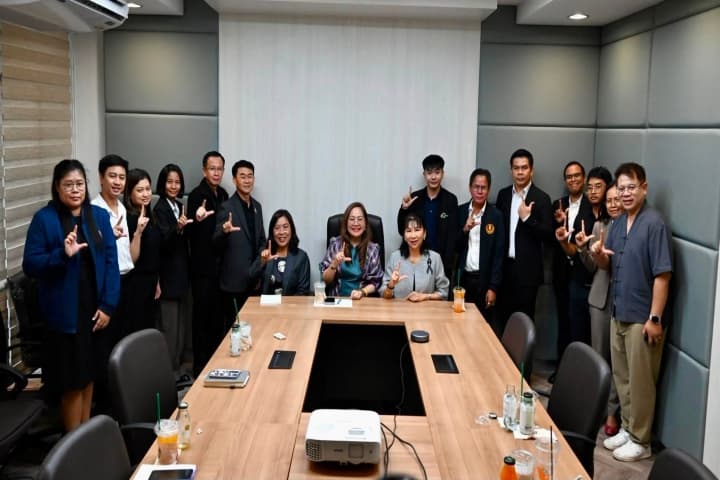 สกร. ผนึก กระทรวงดีอี ยกระดับราชการไร้กระดาษ ดัน “DOLE Office Plus” เชื่อมโยง E-Meeting–Time Sheet