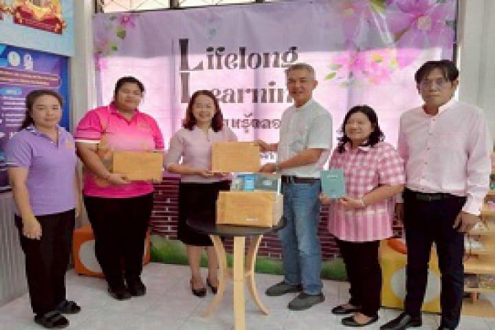 ประชนชนหลั่งไหลร่วมบริจาคหนังสือ โครงการ ๗๐ พรรษา ๗๐,๐๐๐ เล่ม เฉลิมพระเกียรติสมเด็จพระกนิษฐาธิราชเจ้า กรมสมเด็จพระเทพรัตน์ราชสุดา ฯ สยามบรมราชกุมารี อย่างคึกคัก