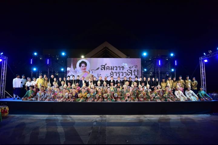 ร้อยรวมดวงใจแห่งความจงรักภักดี มทร.ธัญบุรี น้อมเกล้าฯ จัดบำเพ็ญกุศล 100 วัน