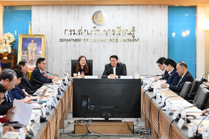 สกร. เปิดประชุมคณะที่ปรึกษาอธิบดี นัดแรก ผนึกกำลังเดินหน้าปรับโครงสร้างตาม พ.ร.บ.ส่งเสริมการเรียนรู้ พ.ศ. 2566