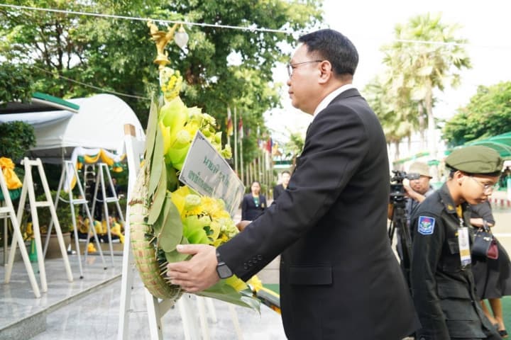 สพฐ. ร่วมส่งพลังใจในกิจกรรม “9 เดือน 9 ทำบุญสถานศึกษาเรียกขวัญศรัทธากลับสู่ดวงใจ” แก่นร.-ครู เทพศิรินทร์ นนทบุรี