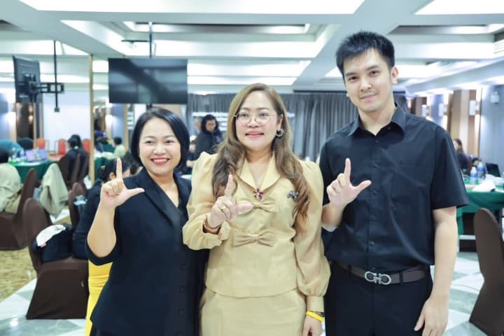 อธิบดี สกร. เยี่ยมให้กำลังใจคณะทำงานพัฒนาชุดการเรียนทางไกล