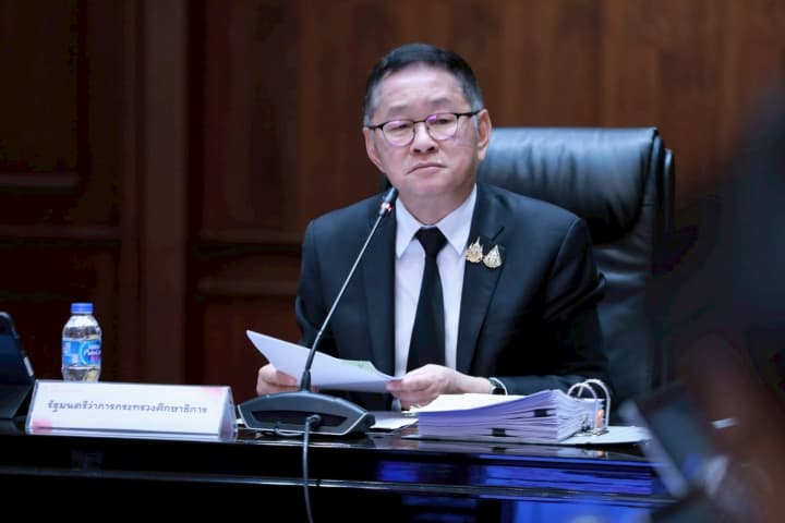 รมว.ศธ. ไฟเขียวคัดเลือกผู้อำนวยการองค์การค้าของสกสค. พร้อมเตรียมตั้งคณะกรรมการสรรหา