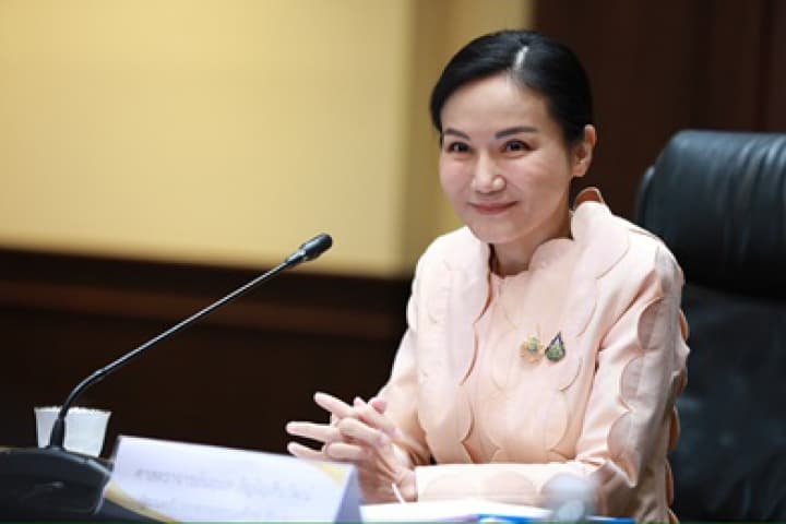 “รมว.นฤมล”ถก กศจ.กทม.เห็นชอบจัดการศึกษาขั้นพื้นฐานโดยครอบครัว มุ่งแก้ปัญหาเด็กนอกระบบกว่า 7 หมื่นคน หวังดึงกลับสู่ระบบให้มากที่สุด