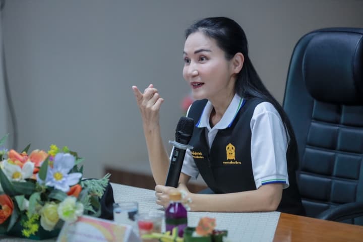 “รมว.นฤมล” ลงพื้นที่ รับฟังปัญหา รร.ชายขอบ จ.ตาก