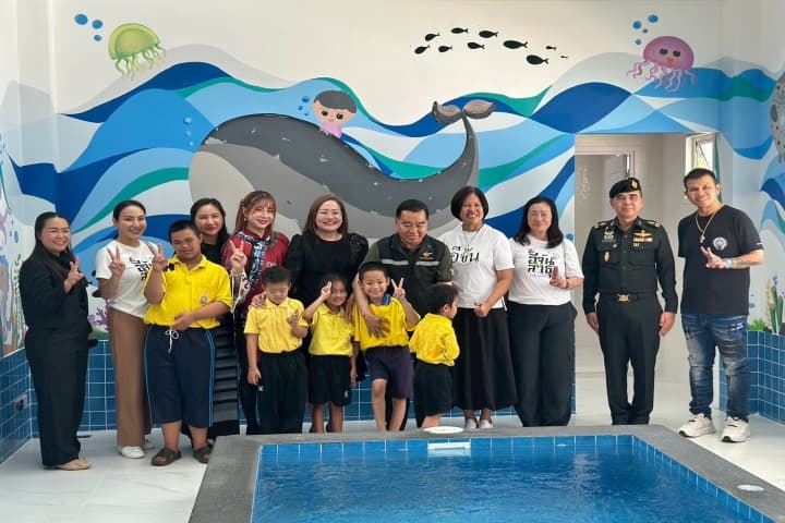 อธิบดี สกร. ร่วมต้อนรับ “รมว.กลาโหม” เยี่ยมชมความก้าวหน้า “ศูนย์การศึกษาพิเศษทองผาภูมิ”