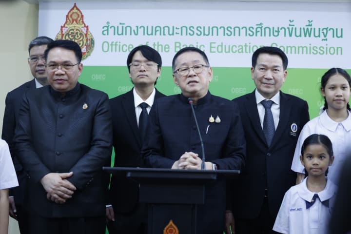 สพฐ. – ม.มหิดล ลงนาม MOU โครงการ PLAY IT FORWARD มอบเปียโน 300 หลัง สู่โรงเรียนทั่วประเทศ