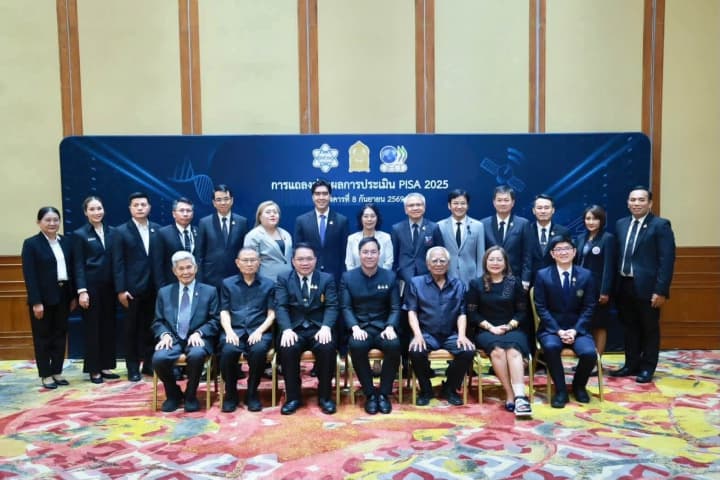 อธิบดี สกร. ร่วมรับฟังผล PISA 2025 คะแนนนักเรียนไทยเพิ่มขึ้นทุกด้าน สะท้อนพัฒนาการเชิงบวก พร้อมเดินหน้าลดความเหลื่อมล้ำและเสริมทักษะแห่งอนาคต วันที่ 8 กันยายน 2569 ดร.เกศทิพย์ ศุภวานิช อธิบดีกรมส่งเสริมการเรียนรู้ เข้าร่วมงานแถลงข่าวผลการประเมิน PISA 2025