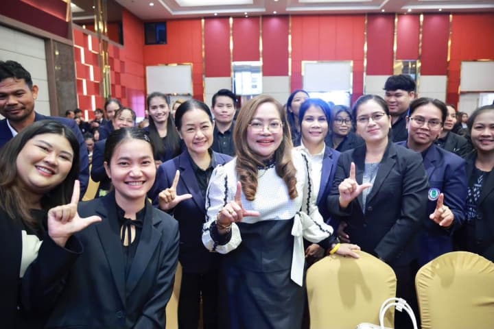 "เกศทิพย์" ลุยโคราช ขอบคุณบุคลากรทุ่มเททำงานด้วยหัวใจ สร้างโอกาสการเรียนรู้แก่ประชาชน