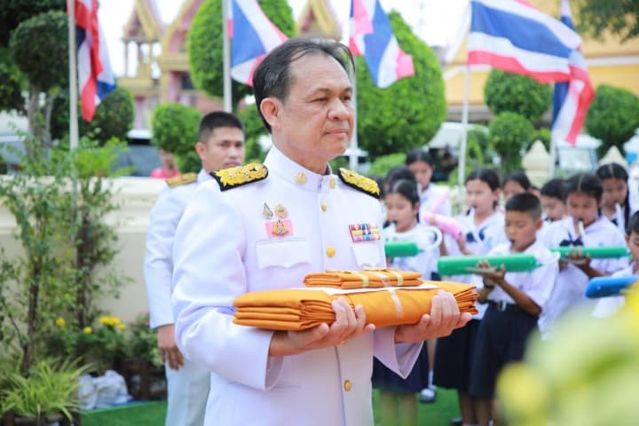 “รมช.องอาจ” เป็นประธานพิธีถวายผ้าพระกฐินพระราชทาน ประจำปี 2568 ของ สลช.